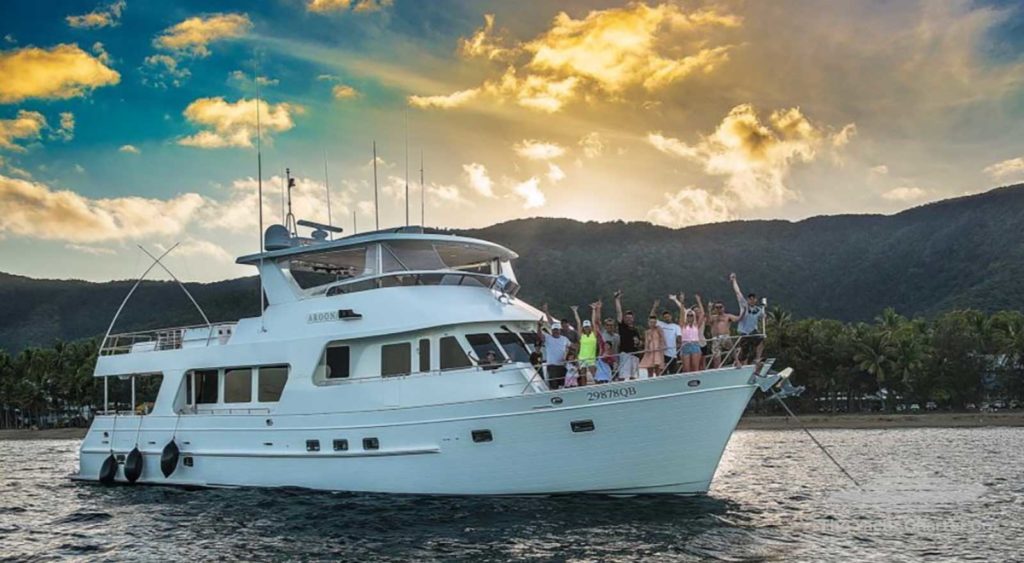 great barrier reef boat hire yacht charter Aroona