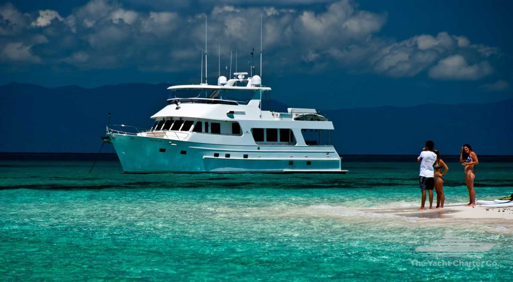 Aroona boat hire yacht charter great barrier reef