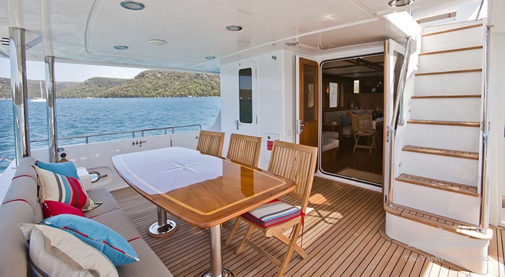 Aroona boat hire yacht charter great barrier reef