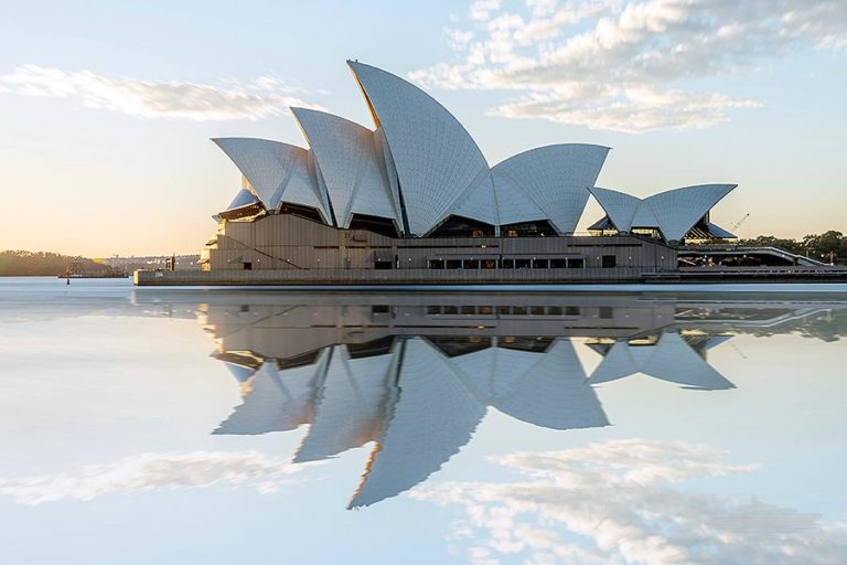 sydney opera house sydney harbour yacht hire