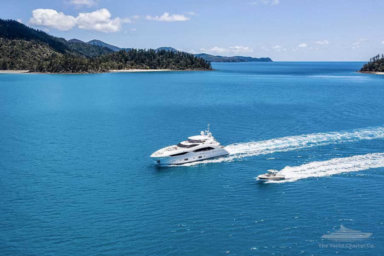 charter yachts whitsundays airlie beach